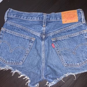 Levi’s booty shorts